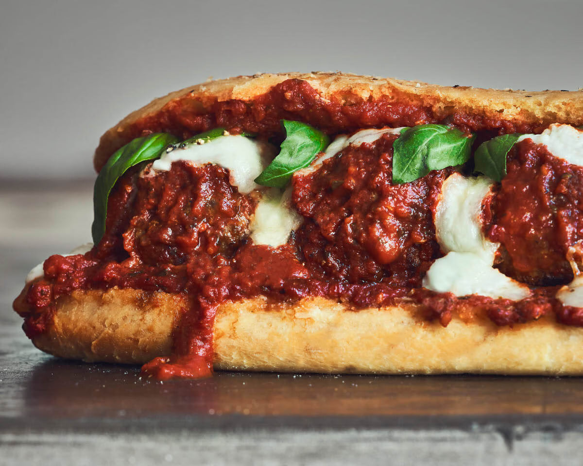 Sándwich de Albóndigas con Parmesano